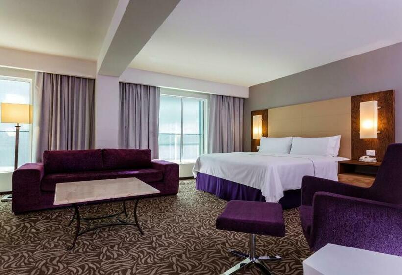 جناح جونيور, Krystal Urban Monterrey San Jeronimo