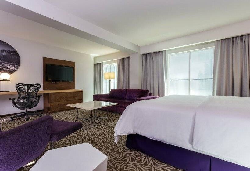 جناح جونيور, Krystal Urban Monterrey San Jeronimo