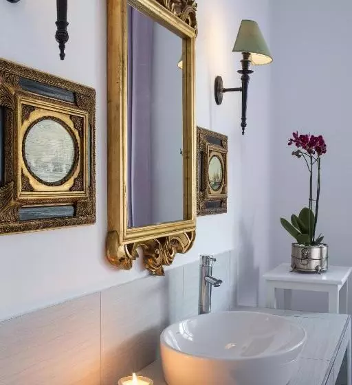 Superior Interior Room, La Maltese Estate
