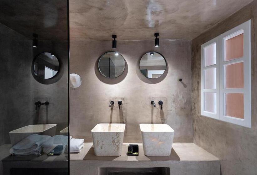 可观景的小型套房, La Maltese Estate