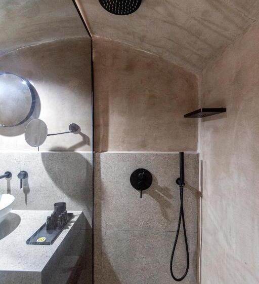 高级套房, La Maltese Estate