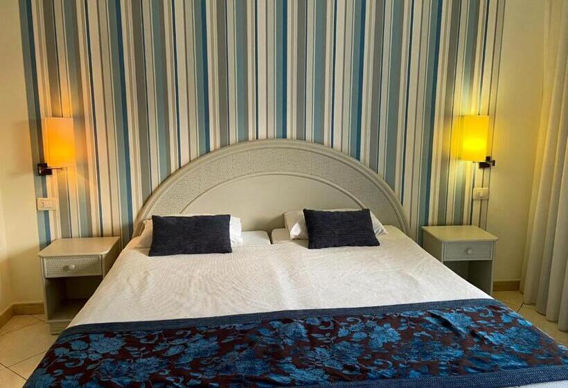 标准间带游泳池, Pontao