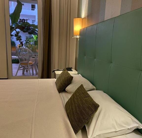 带泳池观景的豪华房, Pontao