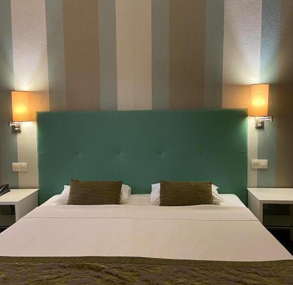 带泳池观景的豪华房, Pontao