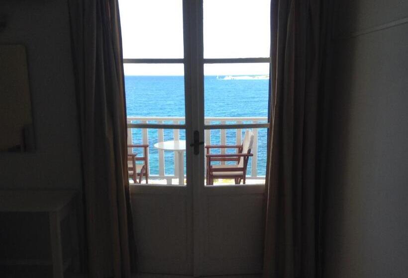 غرفة سوبيريور مطلّة علي البحر, Pandrossos