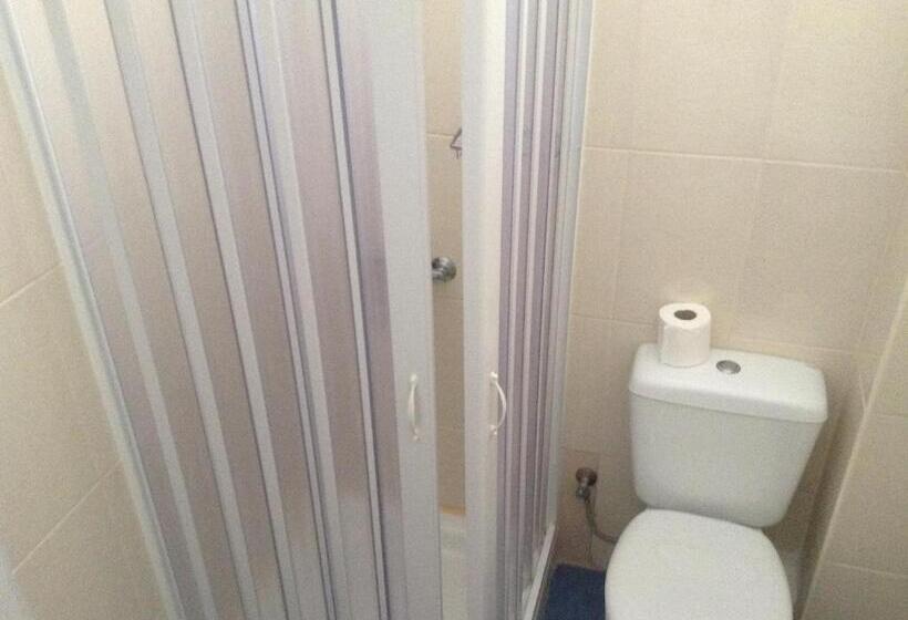 غرفة قياسية فردية مطلة علي البحر, Pandrossos