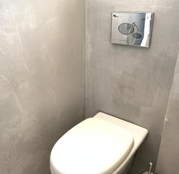 جناح مطلّ علي البحر, Pandrossos