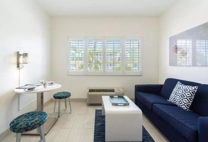 Standard Room 2 Double Beds