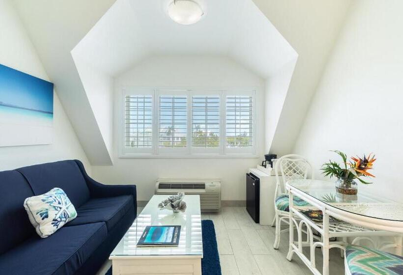 اتاق استاندارد با تخت بزرگ, Ports Of Call Resort