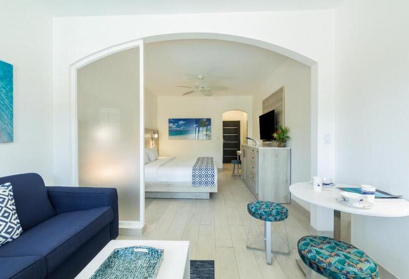 اتاق لوکس با تخت بزرگ, Ports Of Call Resort