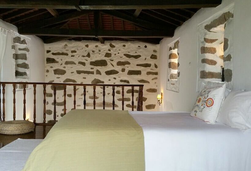 بنجلو قياسى, Solar Do Conde Garden