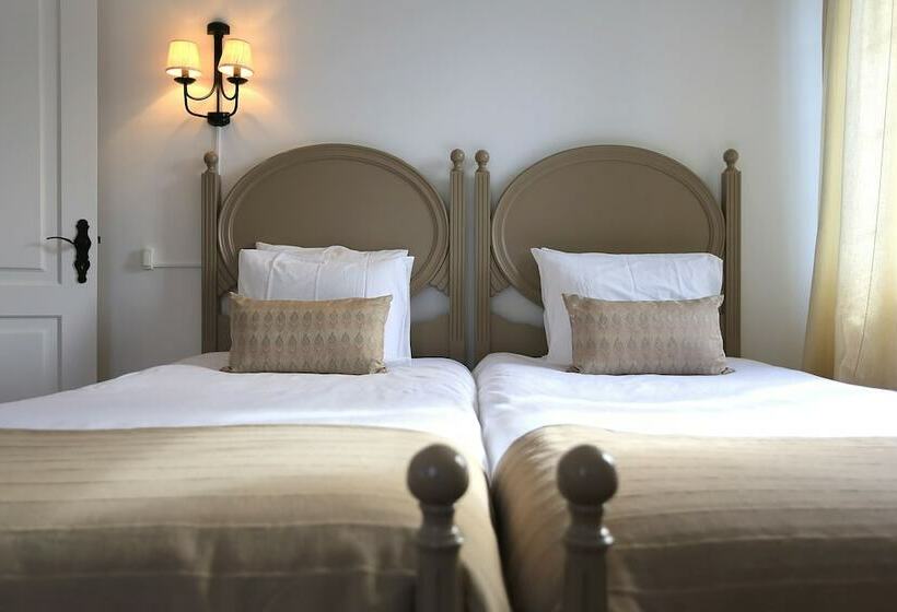 بنجلو قياسى, Solar Do Conde Garden