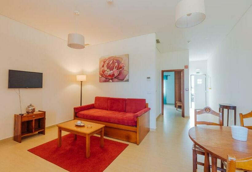 بنجلو قياسى, Solar Do Conde Garden