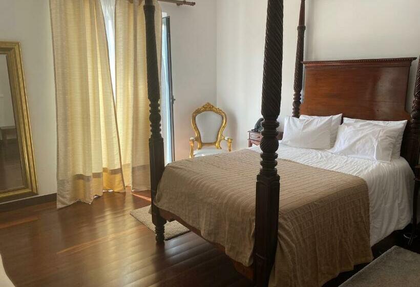 جناح, Solar Do Conde Garden