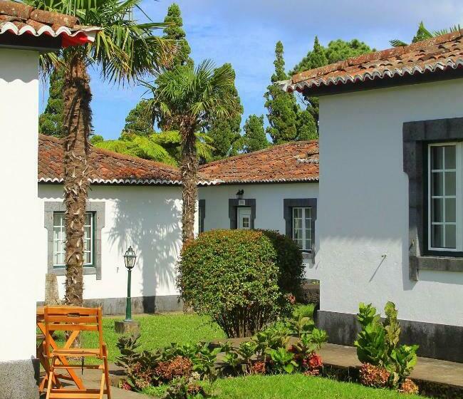 بنجلو قياسى, Solar Do Conde Garden