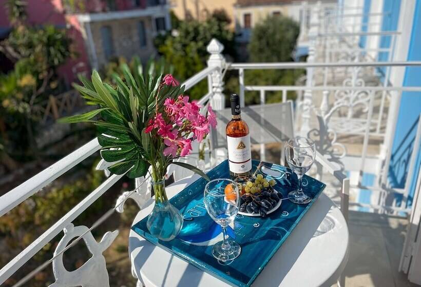 غرفة قياسية مطلة على المدينة, Stratos