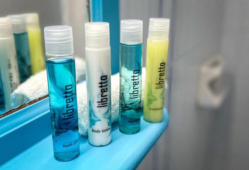 Standard Triple Room with Balcony, Stratos