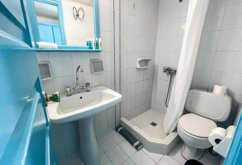 غرفة قياسية مطلة على المدينة, Stratos