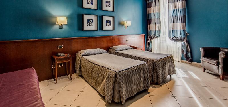 חדר סטנדרט לשלושה, Taormina