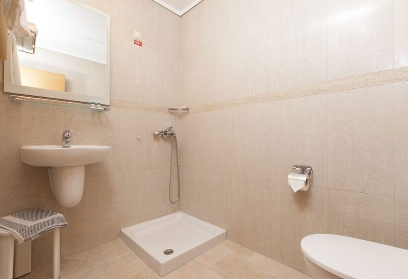 חדר סטנדרט יחיד, Telioni