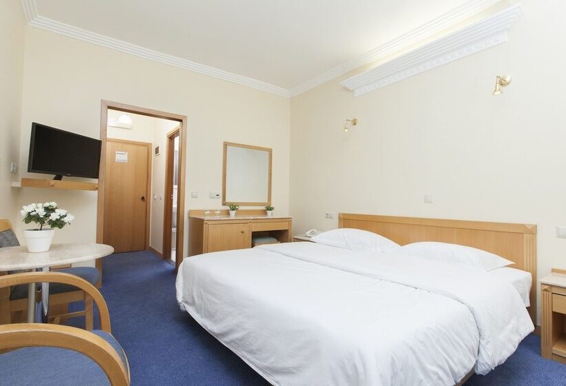 חדר סטנדרט יחיד, Telioni