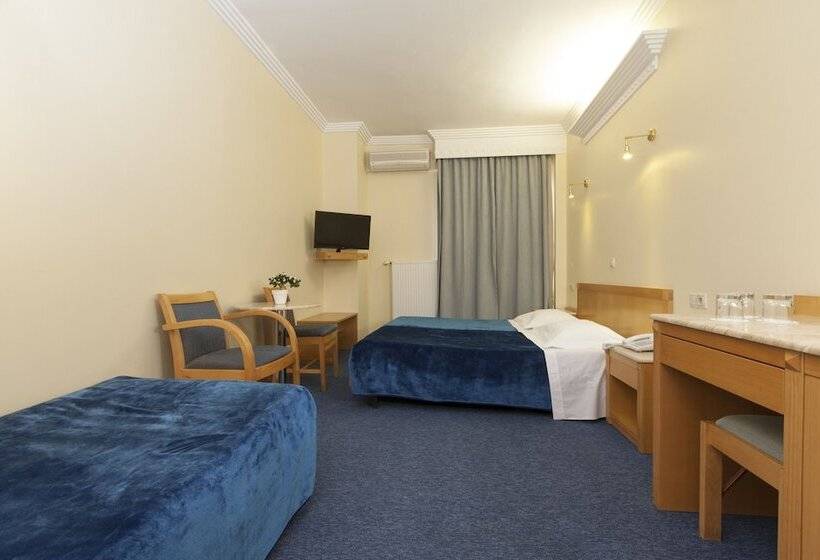 חדר סטנדרט לשלושה, Telioni