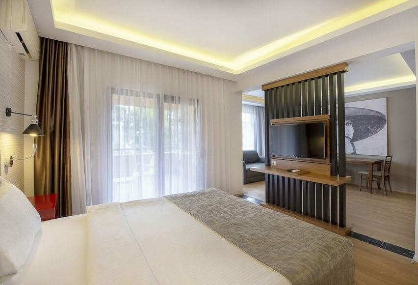 Семейный Номер, Utopia Resort & Residence