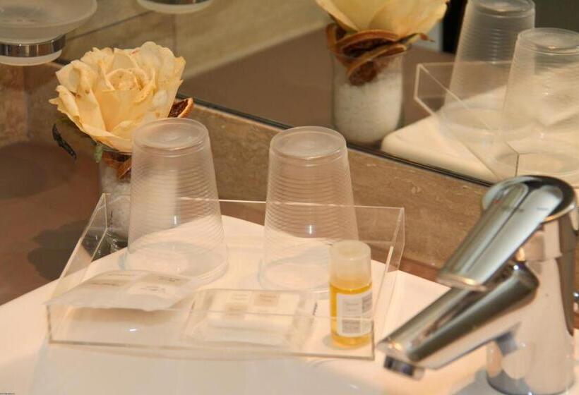 اتاق استاندارد, Wall Art Hotel & Residence