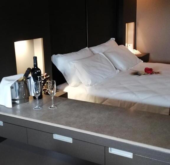 اتاق استاندارد, Wall Art Hotel & Residence