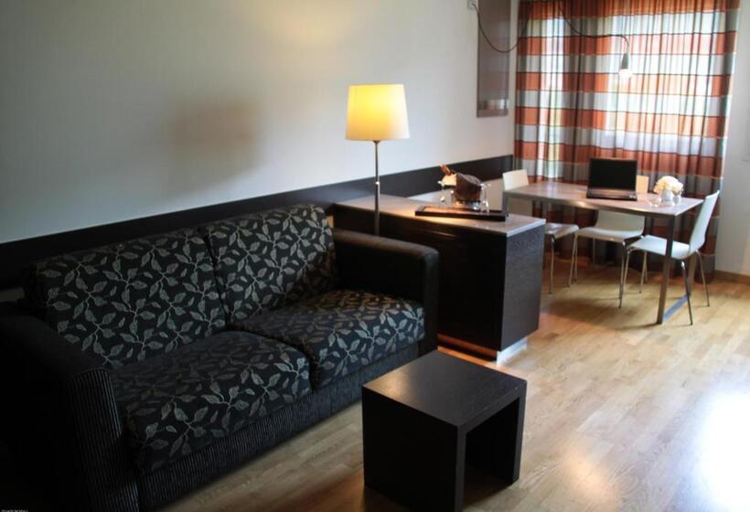 سوییت, Wall Art Hotel & Residence