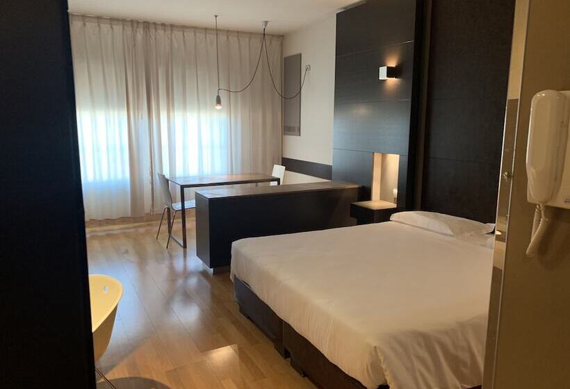 اتاق استاندارد, Wall Art Hotel & Residence