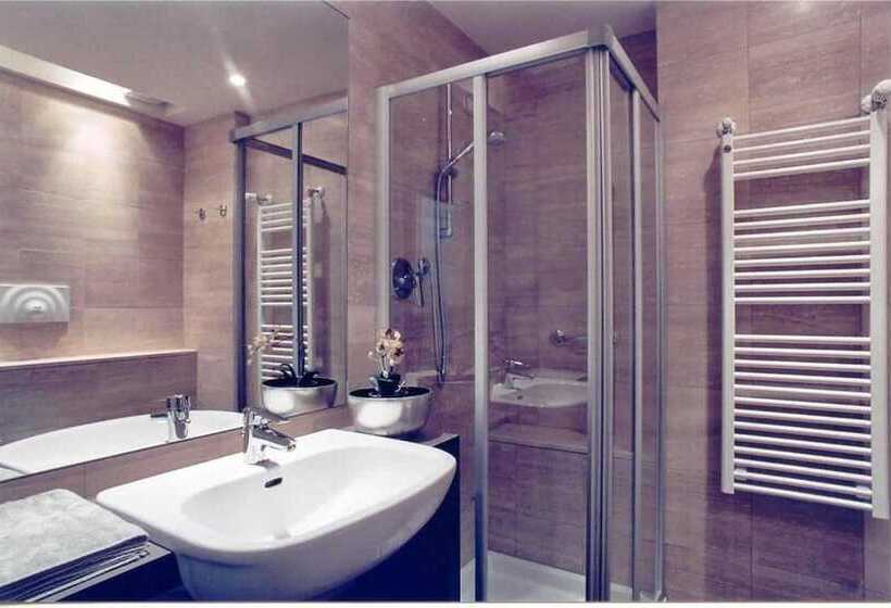 سوییت, Wall Art Hotel & Residence