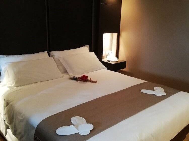 سوییت, Wall Art Hotel & Residence