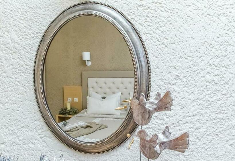 高级工作室, Stelios Gardens