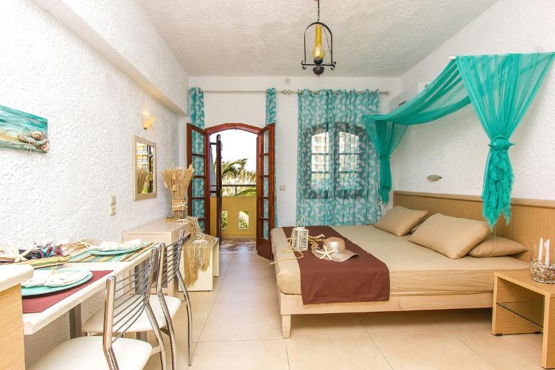 高级工作室, Stelios Gardens