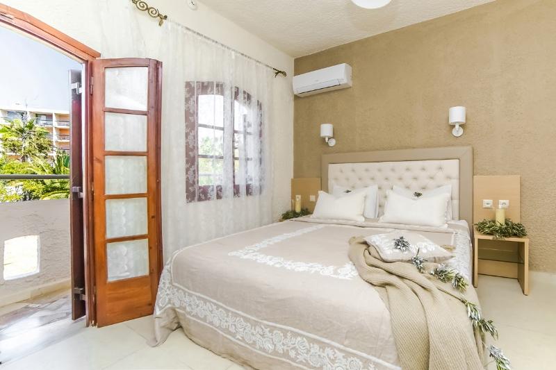 高级工作室, Stelios Gardens