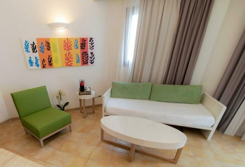 غرفة سوبيريور ثلاثية, Voi Arenella Resort