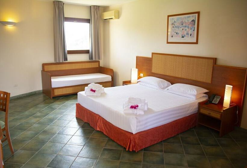 غرفة كلاسيكية ثلاثية, Voi Arenella Resort