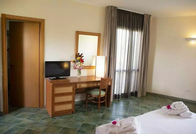 トリプルクラシックルーム, Voi Arenella Resort