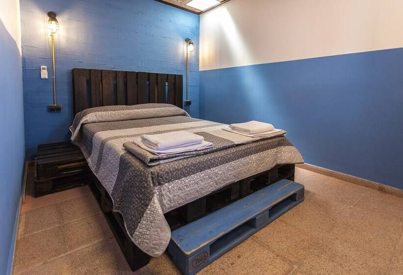 スタンダード４人部屋, Loft Hostal Group