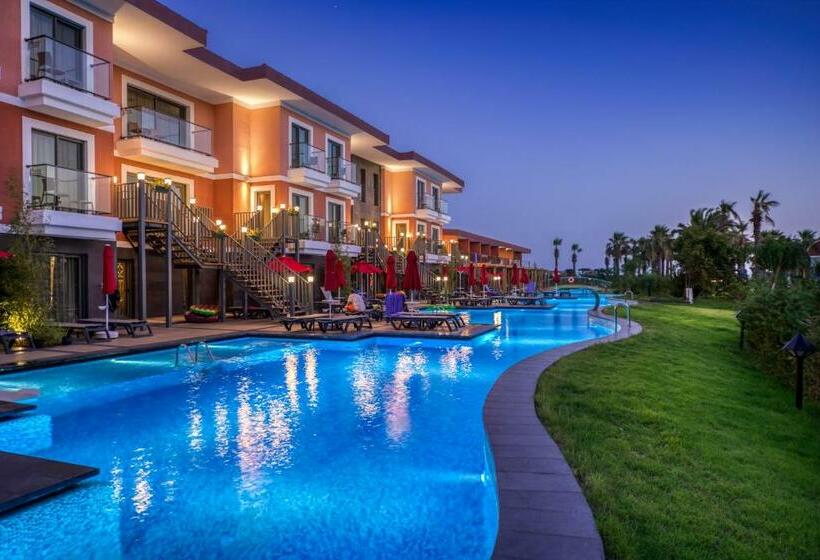 סוויטה נוף לבריכה, Megasaray Club Belek