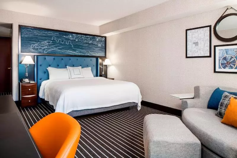 اتاق استاندارد با تخت بزرگ, Courtyard By Marriott Boston Brookline