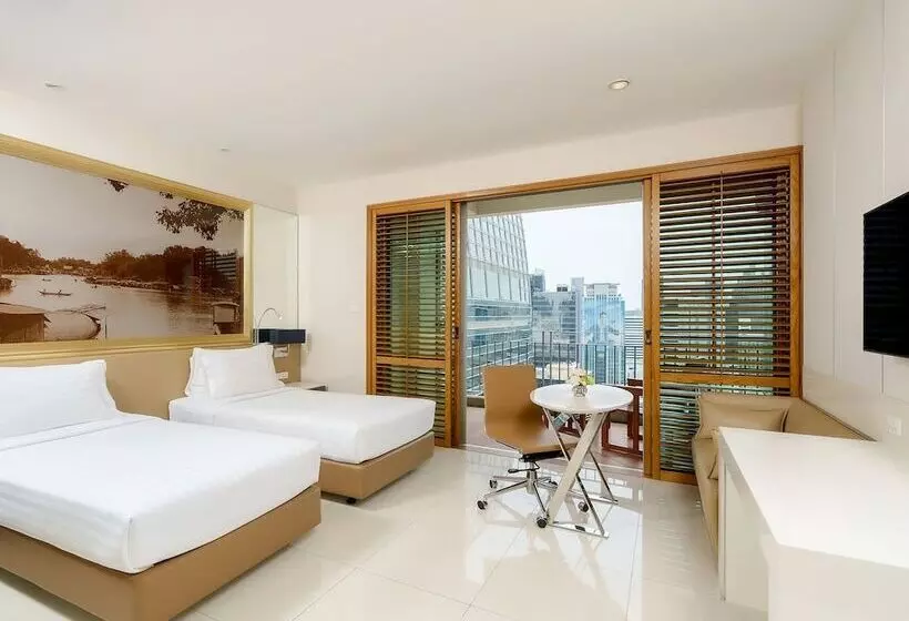 اتاق سوپریور با بالکن, Grande Centre Point Ploenchit
