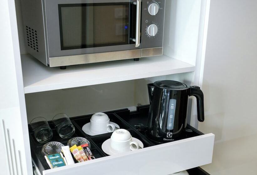 اتاق سوپریور با بالکن, Grande Centre Point Ploenchit