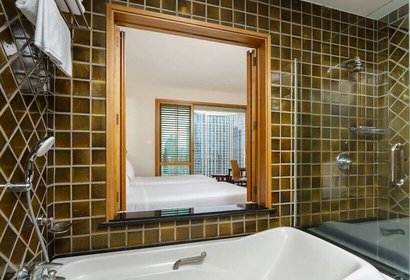 اتاق سوپریور با بالکن, Grande Centre Point Ploenchit