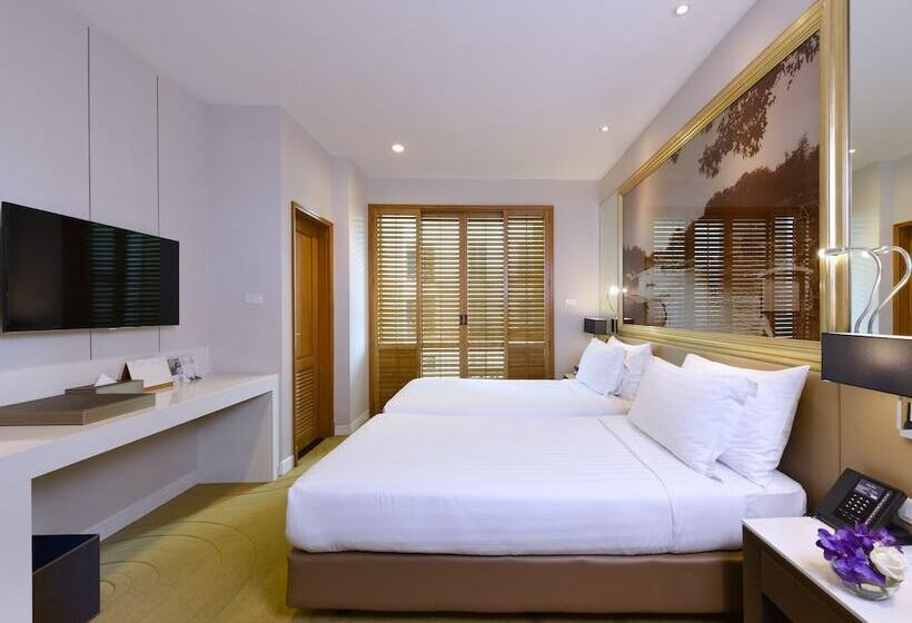 سوییت جونیور با بالکن, Grande Centre Point Ploenchit