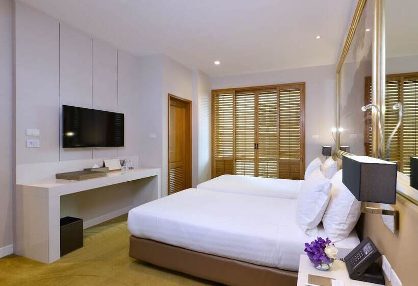 سوییت جونیور با بالکن, Grande Centre Point Ploenchit