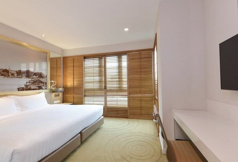 3 Bedroom Suite, Grande Centre Point Ploenchit