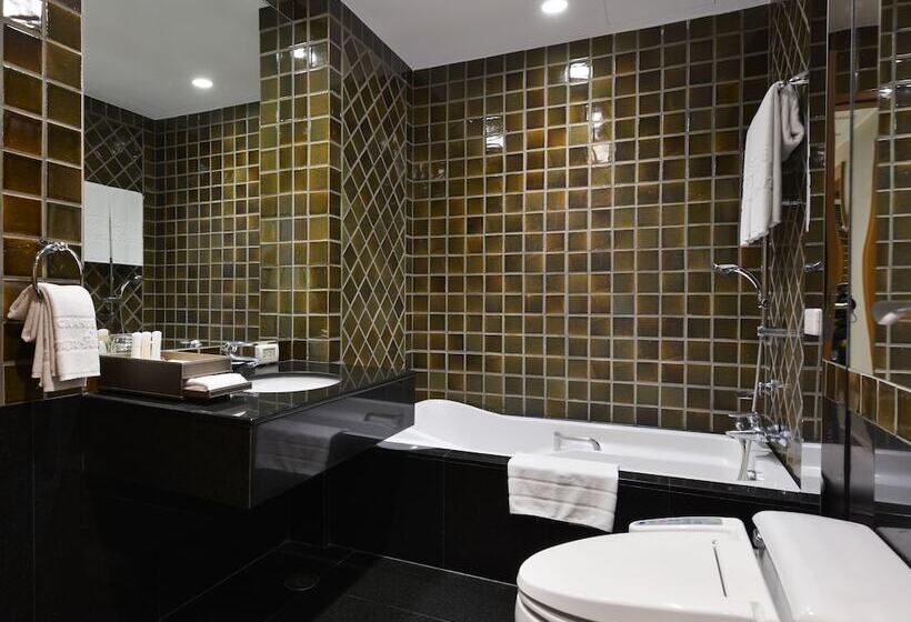 3 Bedroom Suite, Grande Centre Point Ploenchit