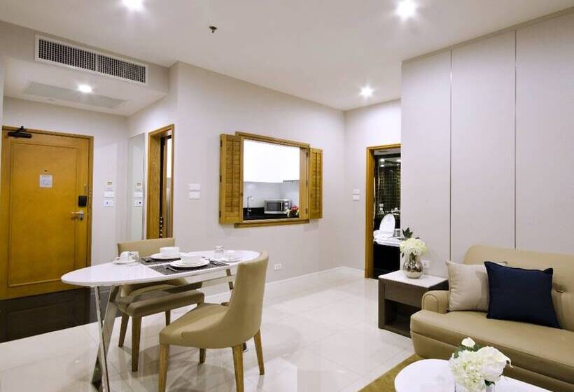 سوئیت با بالکن, Grande Centre Point Ploenchit